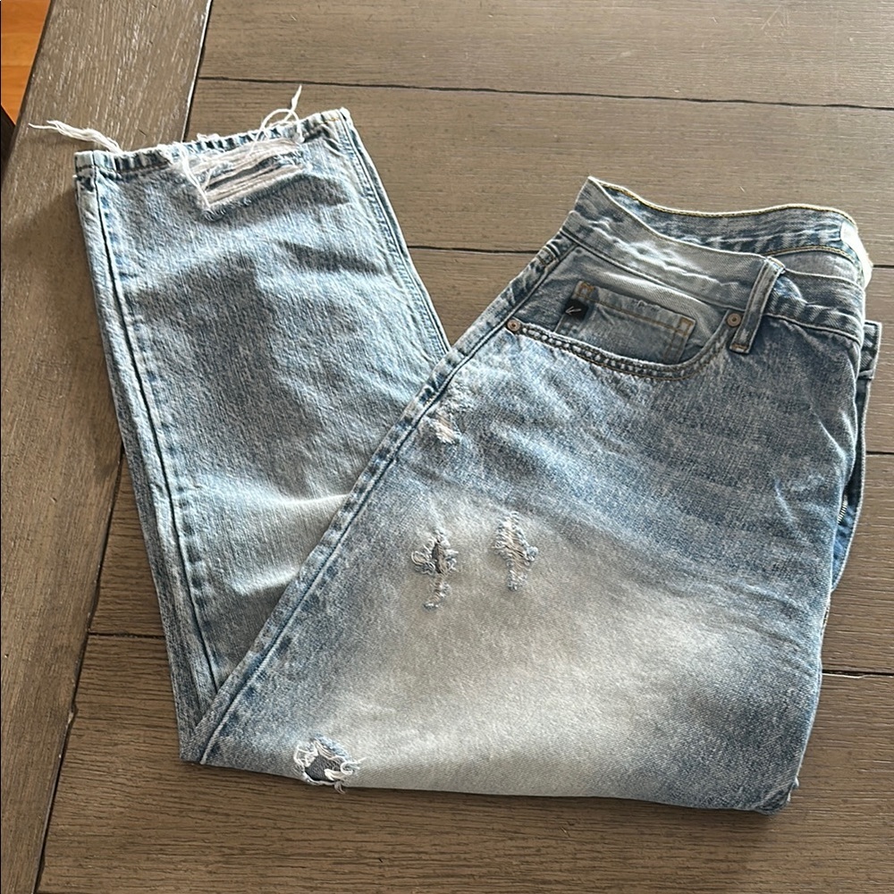 Women’s Light Blue Distressed Jeans